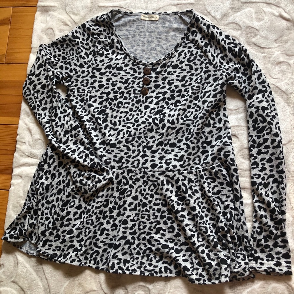 Andthewhy animal print long sleeve shirt